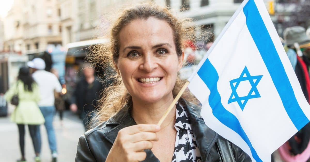 מדינה במינוס - מה גורם לישראלים להיכנס למינוס ומה משאיר אותם במינוס